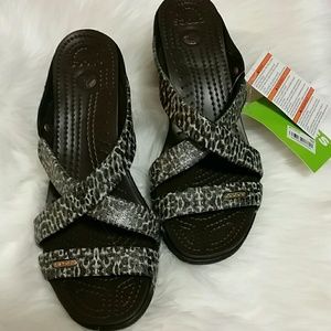 NWT CROCS SPARKLE LEOPARD HEEL